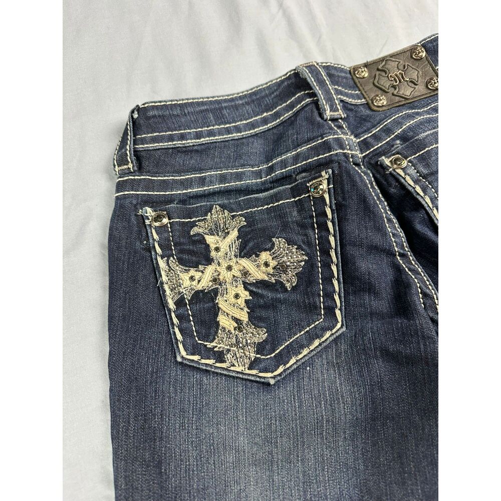 Miss Me JP5445B3 Boot Jeans Low Rise Cross Gem Pockets Dark Wash Size 26 - Picture 4 of 8